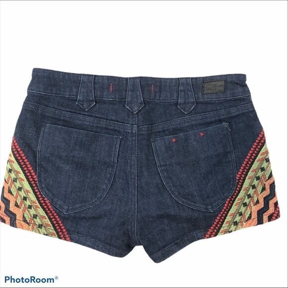 BDG Dark Wash Jean Shorts with‎ Embroidery 26 - Picture 6 of 9